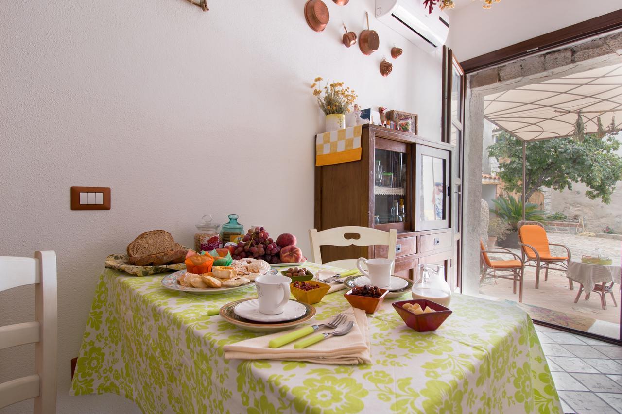 Erbas Bed And Breakfast Nuoro  Buitenkant foto